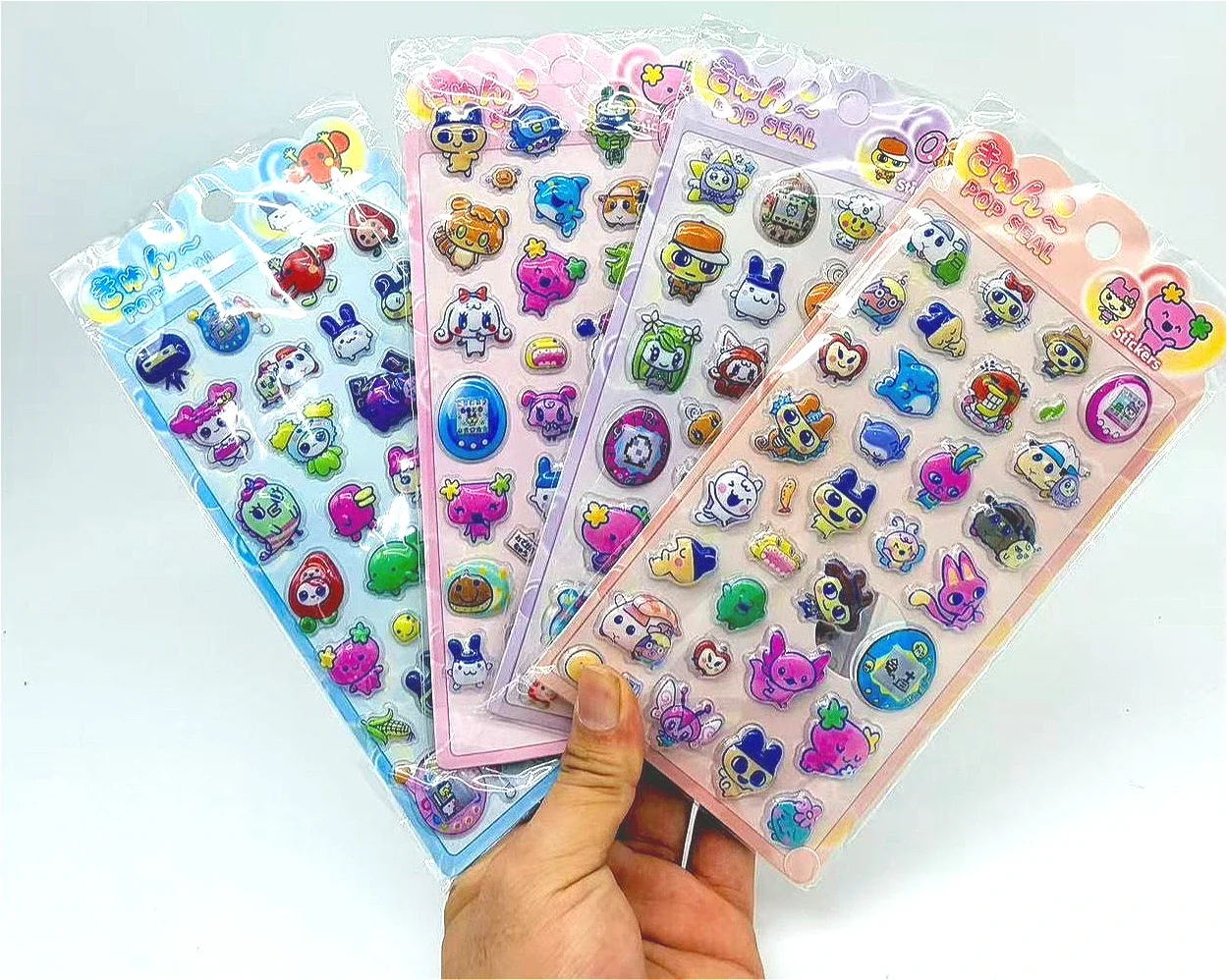 Laptop Accessories Stickers - 人気の3D立体ステッカー - かわいいアニメキャラクターのデカール。防水仕様で、子供のノートパソコンのデコレーションや、アニメファンへのプレゼントに最適。